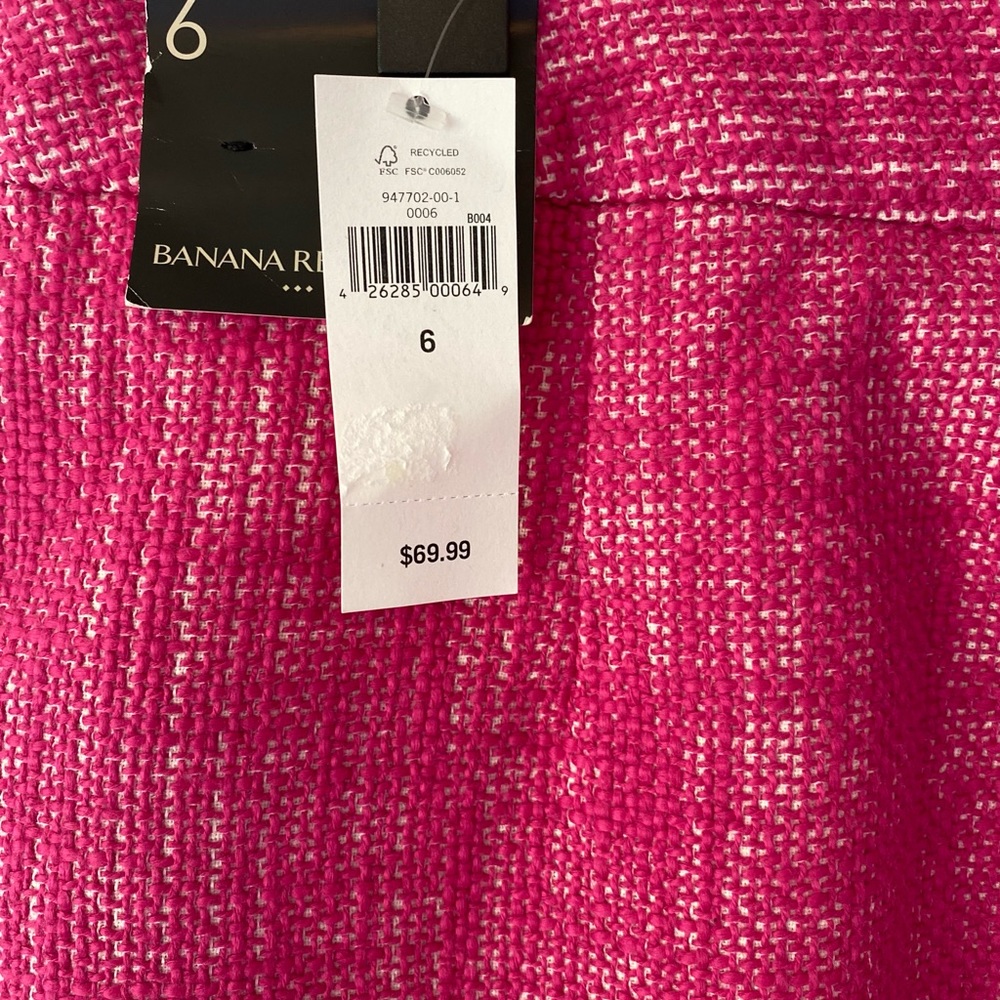 NWT Pink Banana Republic skirt. Durable and cute. - Picture 7 of 8